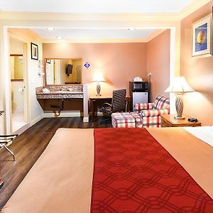 Zimmer mit Kingsize-Bett